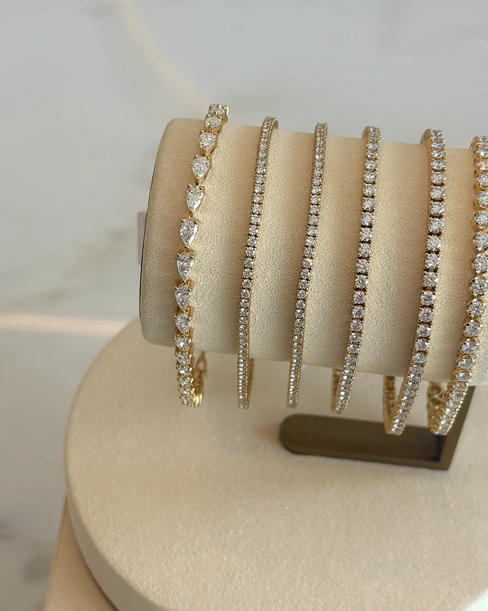 3.48ct Crown Set Tennis Bracelet - 18ct Yellow Gold - Image 5